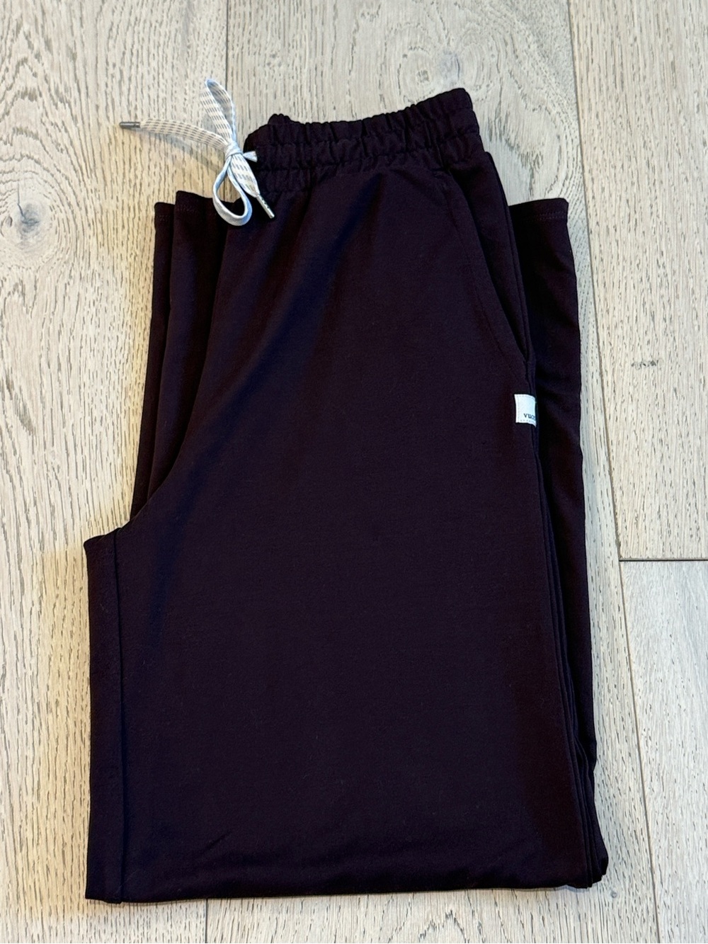 Vuori Halo Essential Wide Leg Pant in Burgundy Size XS